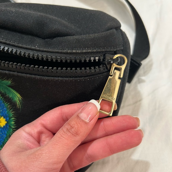 Versace rare Beverly Palm Miami belt bag - Picture 10 of 11